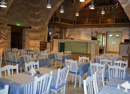 Рыбный ресторан Theo's в гавани Пафоса